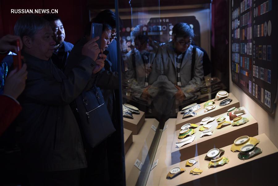 В Гугуне открылись две выставки фарфоровых изделий китайских императорских гончарен
