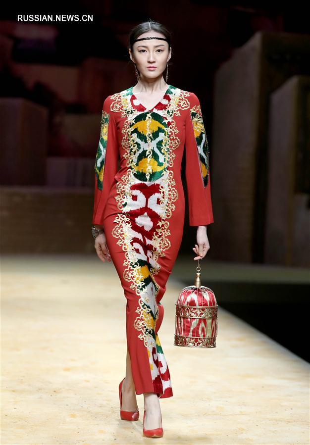 Китайская международная неделя моды: показ новой коллекции Чэн Инфэнь