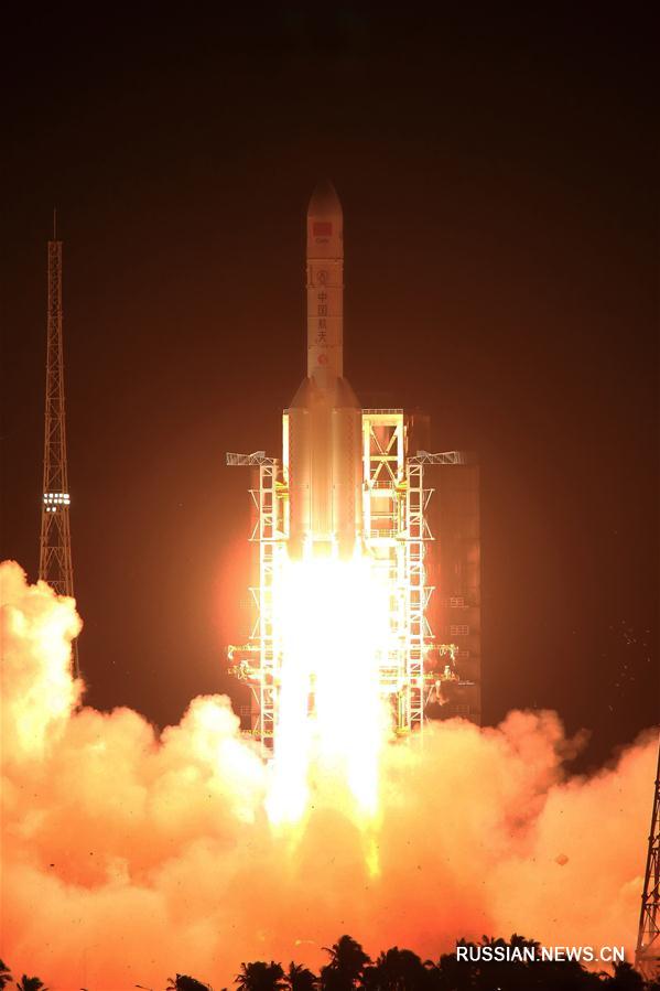 Китай успешно осуществил первый запуск ракеты-носителя "Чанчжэн-5" 