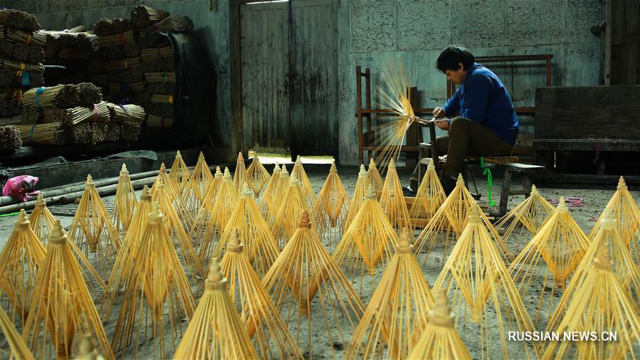 Бумажные зонтики из Цзялу -- узнаваемый образ Китая
