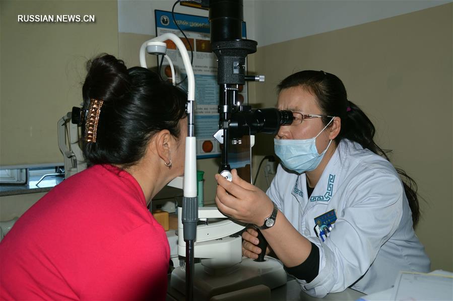 Специалисты Международной больницы монгольской медицины из Хух-Хото приехали в монгольский аймак Архангай