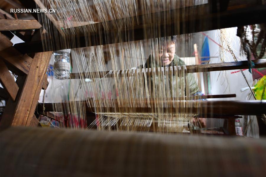 Традиции производства льняных тканей сохраняют в провинции Цзянси