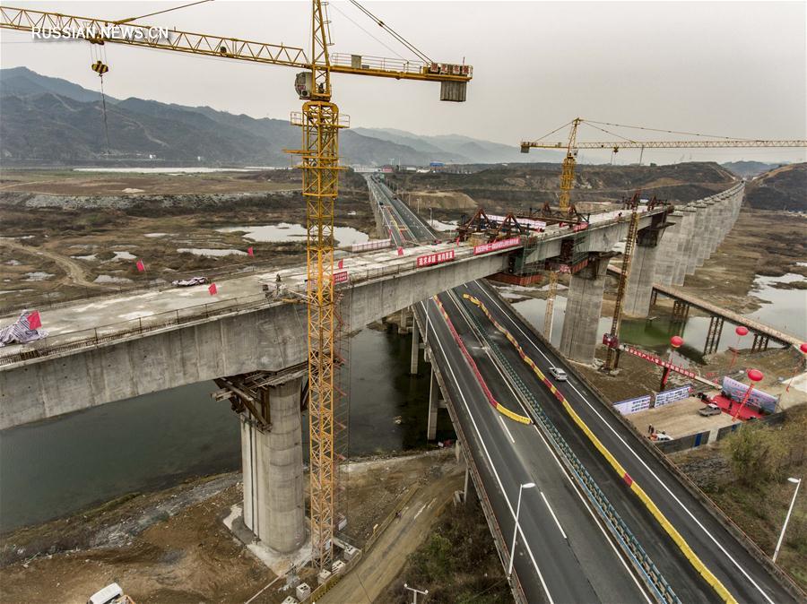 Успешно идет строительство высокоскоростной железной дороги Ухань -- Шиянь
