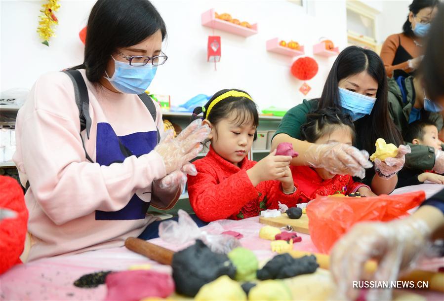 Китайские дети готовятся к Новому году