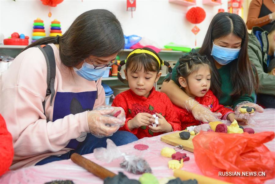 Китайские дети готовятся к Новому году