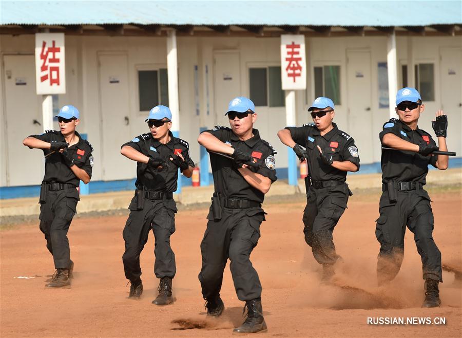 Тренировка китайских миротворцев в Либерии