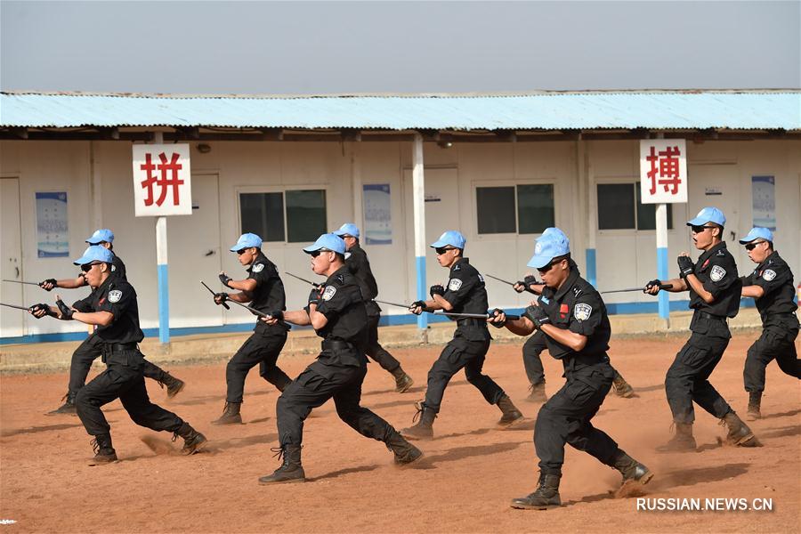 Тренировка китайских миротворцев в Либерии