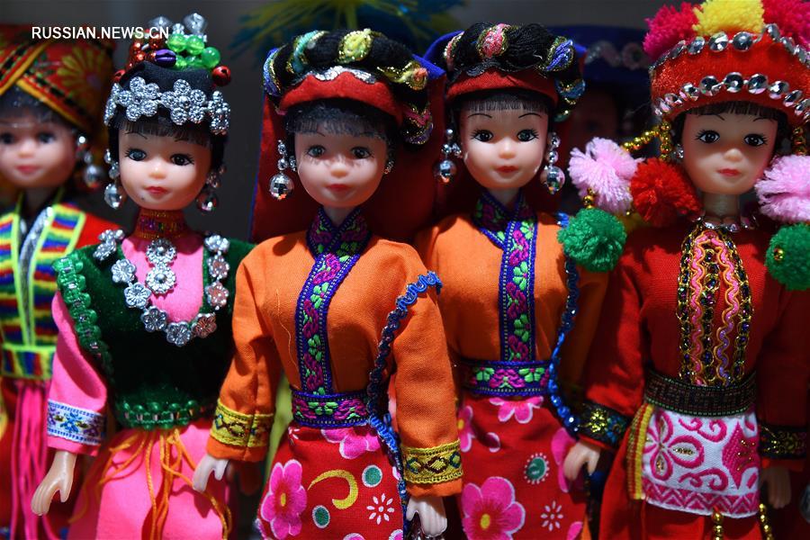 Традиционная цянская вышивка стала основой благополучия для жительниц провинции Шэньси 