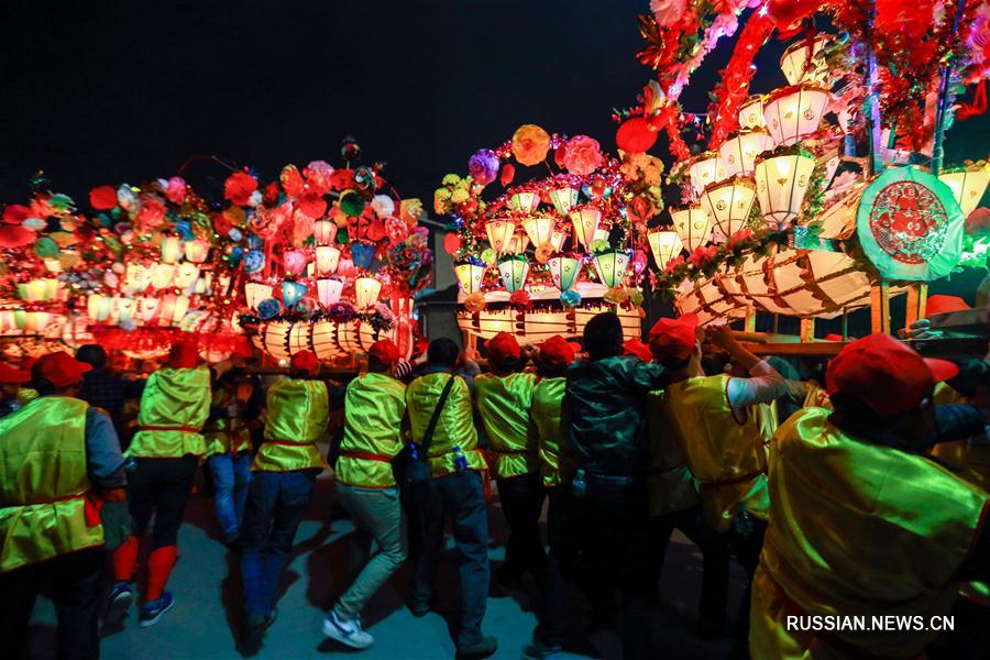 Шоу фонарей в честь наступившего праздника Весны в провинции Фуцзянь