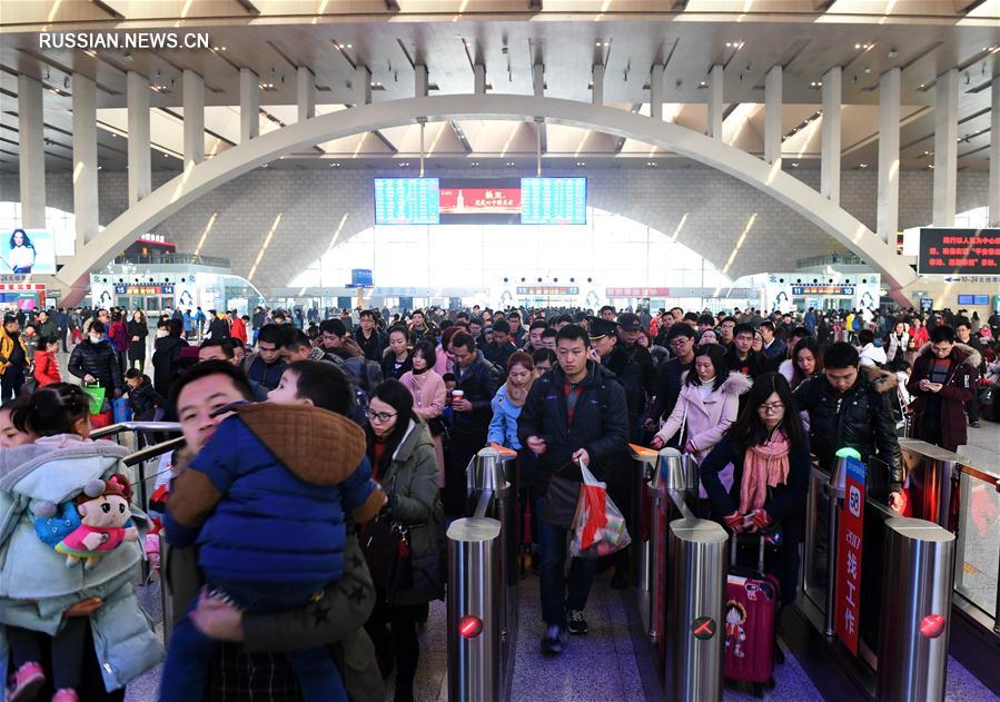 В Китае на новогодние праздники поездами воспользовались почти 52 млн пассажиров 