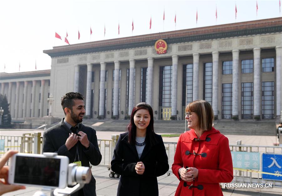 Иностранные корреспонденты Синьхуа впервые в истории агентства будут освещать работу "двух сессий" Китая