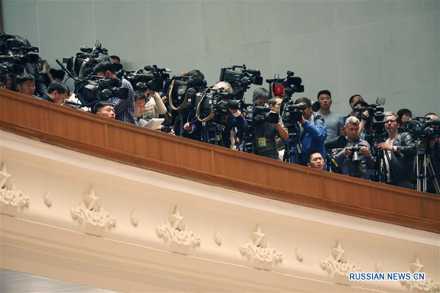 /Сессии ВСНП и ВК НПКСК/ B Пекине открылась 5-я сессия ВСНП 12-го созыва 
