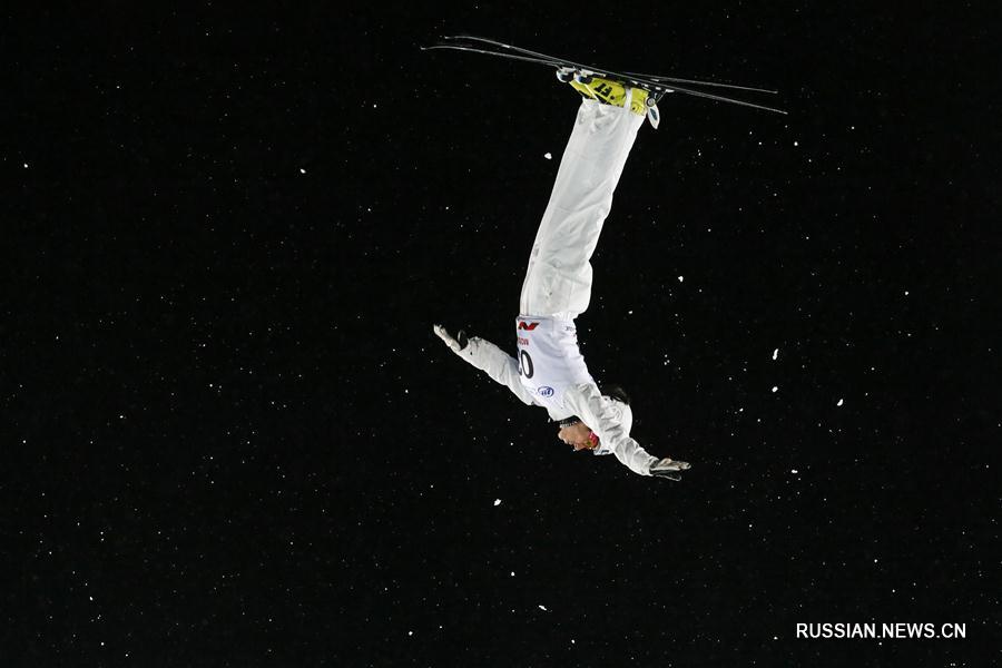Фристайл -- Лыжная акробатика -- Кубок мира, этап в Москве: Чжоу Хан выиграл соревнования у мужчин, Сюй Мэнтао стала победительницей Кубка мира в общем зачете