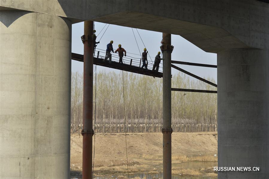 На границе Пекина и пров. Хэбэй строят мост 