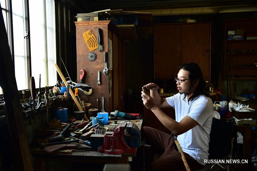 Чэнь Чжунчжи -- потомственный мастер по изготовлению мечей из Тайваня