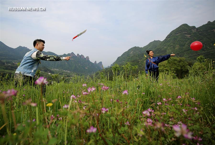 Мастер летающих ножей из провинции Хунань и его муза