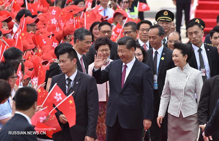 Си Цзиньпин прибыл в Сянган для участия в торжествах по случаю 20-й годовщины возвращения  Сянгана под юрисдикцию Китая