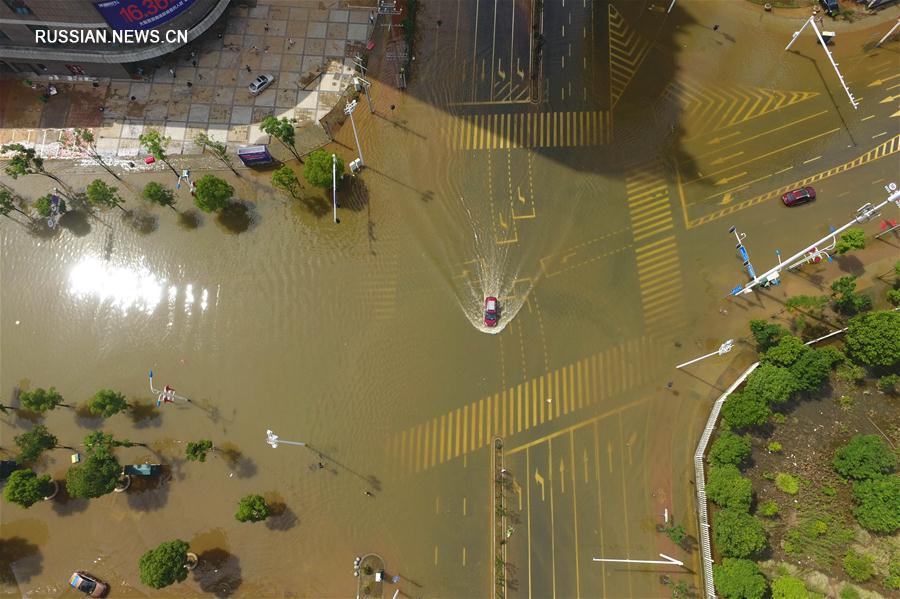 Жертвами сильного наводнения в провинции Хунань стали 27 человек
