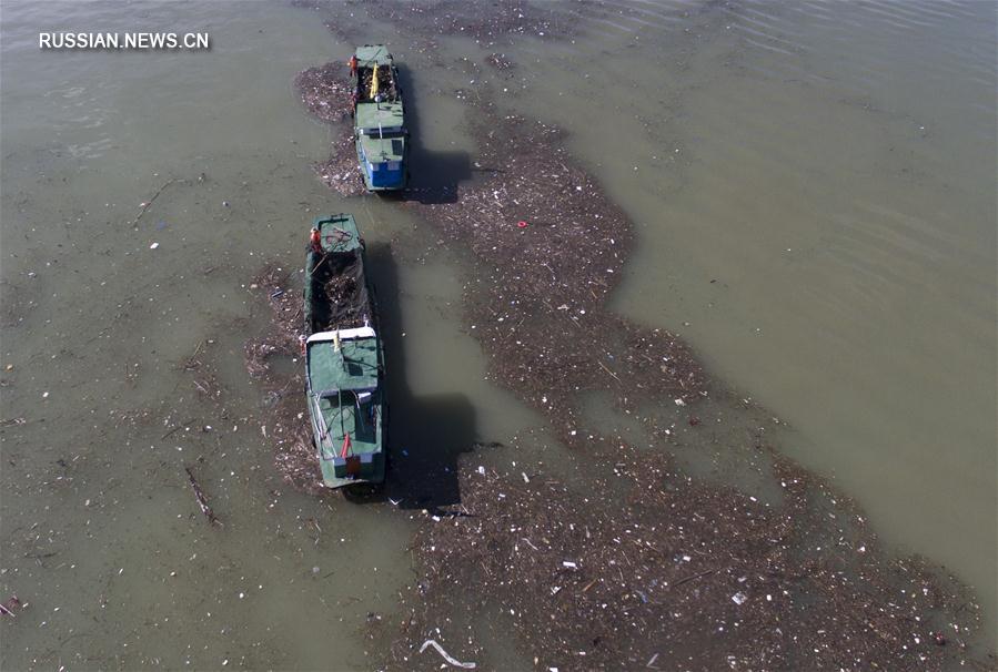 В районе водохранилища Санься начаты мусороуборочные работы