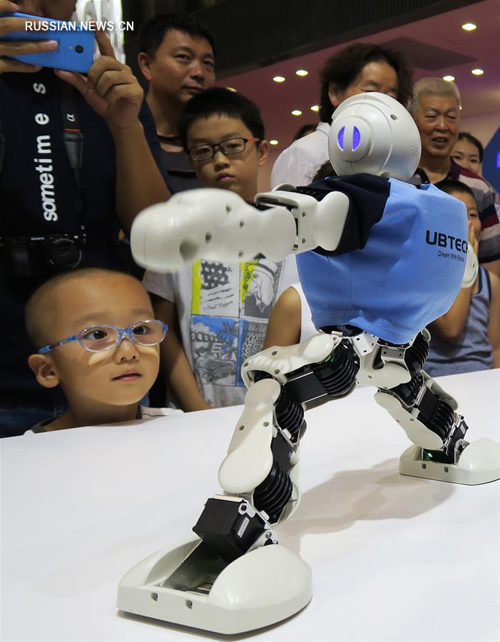Всемирная конференция робототехники /World Robot Conference/ -- 2017 продолжается в китайской столице