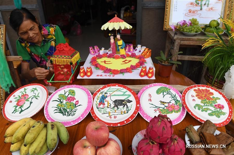 "Рисовые картины" из деревни Мэнлянь в честь китайского праздника влюбленных Цисицзе