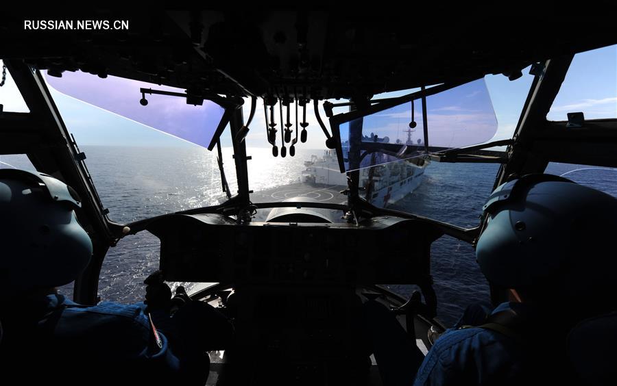 Санитарный вертолет ВМС НОАК впервые выполнил смешанный полет "день-ночь" над Средиземным морем 