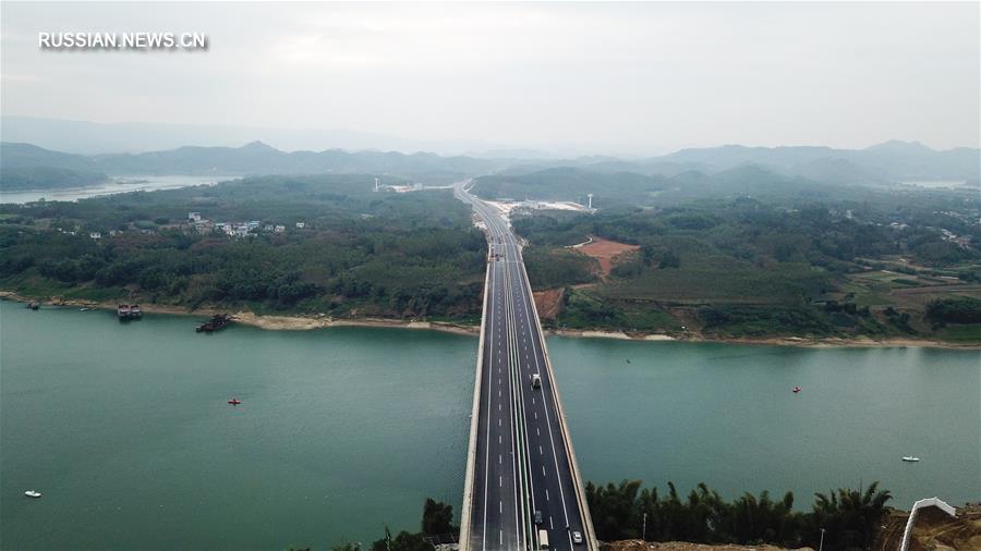 Новое скоростное шоссе Учжоу -- Лючжоу в конце года откроется для движения транспорта