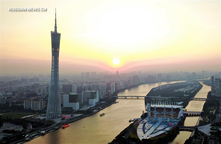 Вид с птичьего полета на Гуанчжоу в канун Глобального форума Fortune-2017