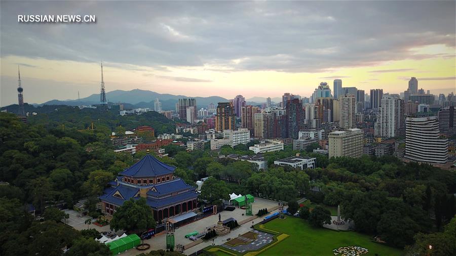 Вид с птичьего полета на Гуанчжоу в канун Глобального форума Fortune-2017