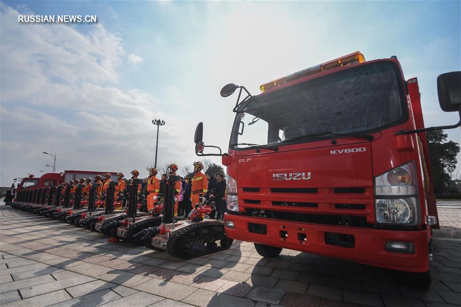 60 новых роботов переданы на вооружение противопожарным службам Нинбо