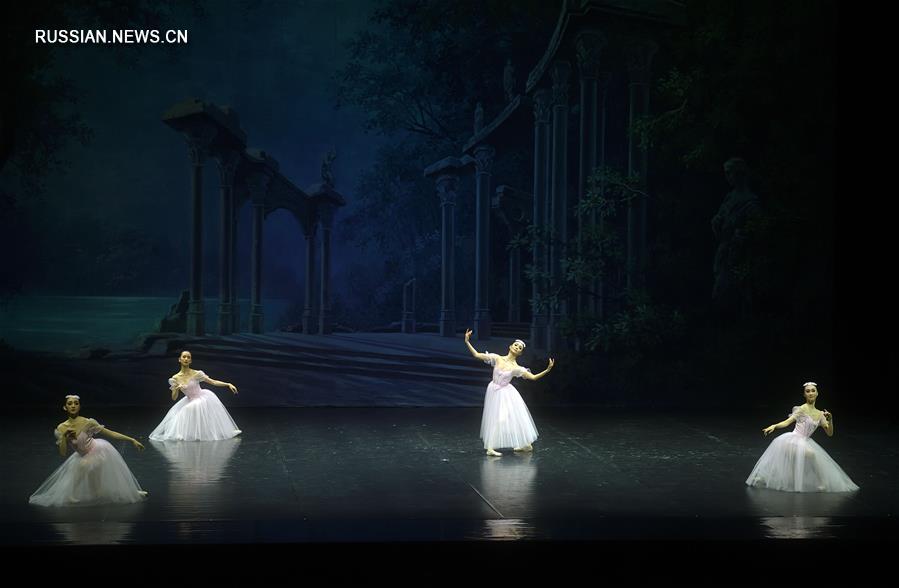 В пекинском театре "Тяньцяо" прошел спектакль "Сила китайского балета"