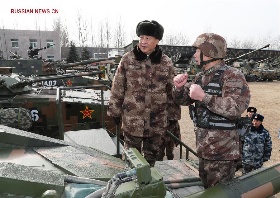 Си Цзиньпин проинспектировал одну из дивизий в Центральной зоне боевого командования НОАК