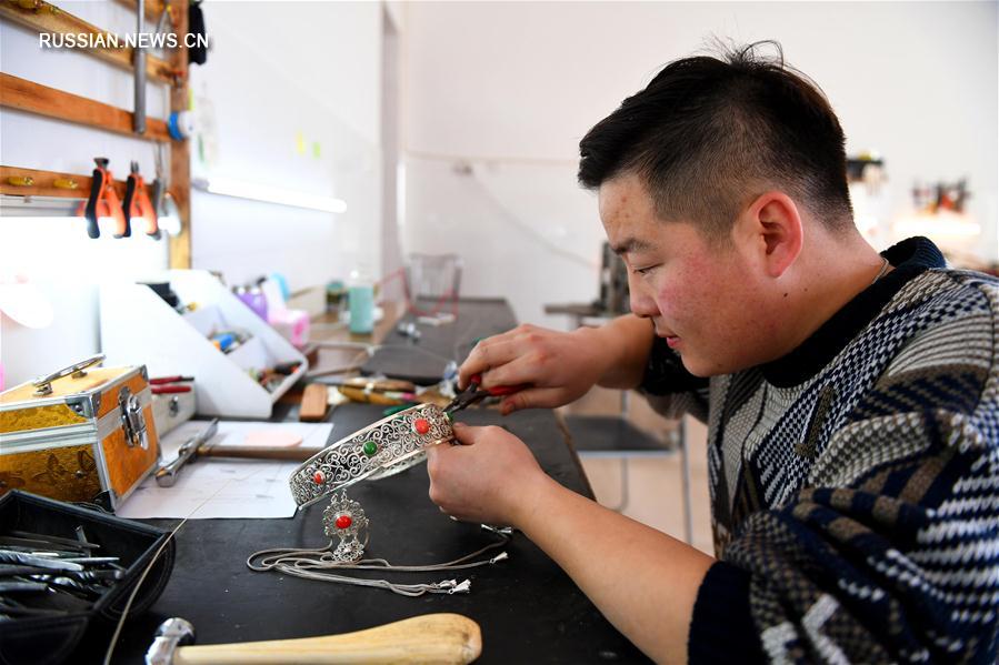 Во Внутренней Монголии организованы бесплатные курсы национальных ремеслел