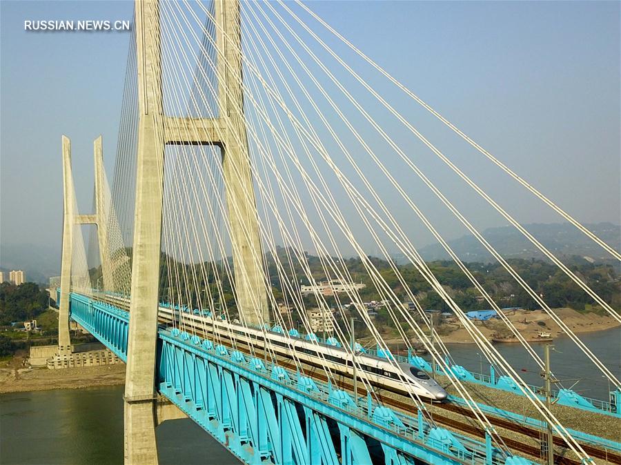 В Чунцине завершено строительство первого в мире двухъярусного 6-колейного балочно-вантового железнодорожного моста