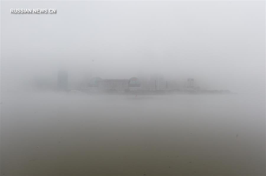 Туман в Шанхае вызвал задержку авиарейсов