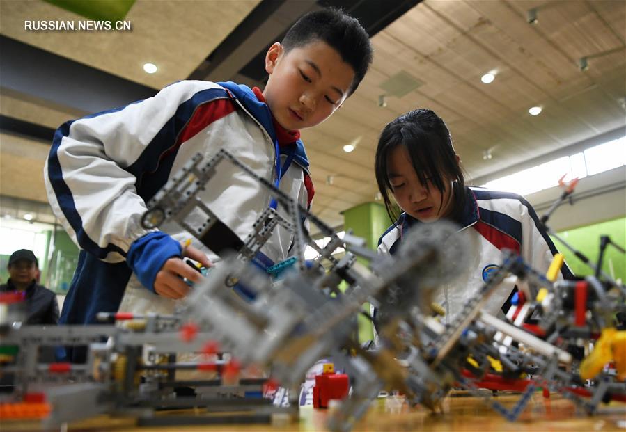 Отборочный тур 18-го Всекитайского детско-юношеского конкурса роботов прошел в Ланьчжоу