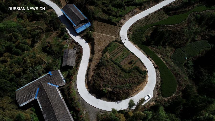 "Нефритовые пояса" новых сельских шоссе в горах провинции Хубэй