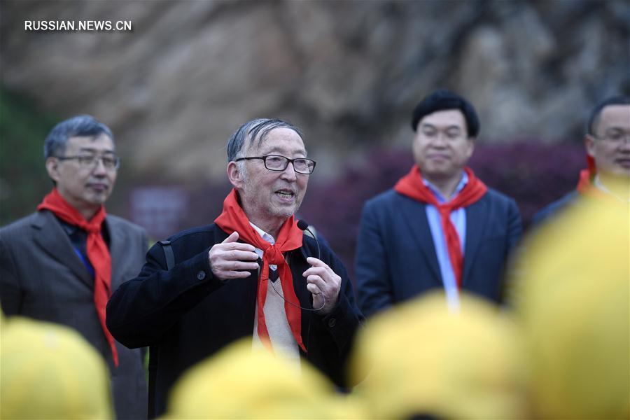 Девять академиков провели лекции для школьников в провинции Чжэцзян