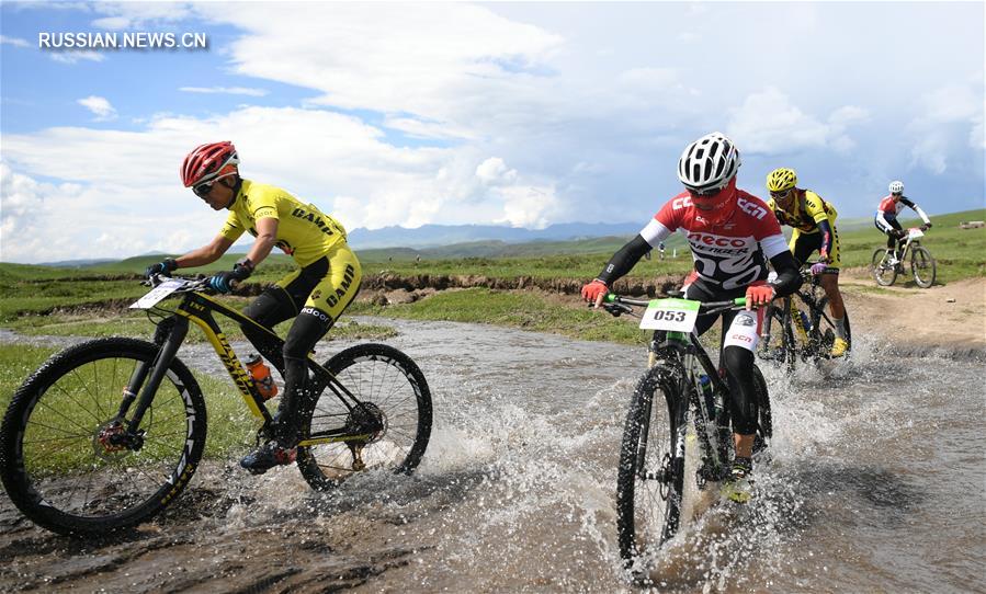 Велосипедные гонки "Чудеса Тибета-2018" на северо-западе Китая