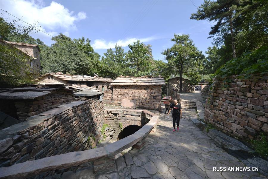 Уникальные дома из камня в деревне Интань провинции Хэбэй