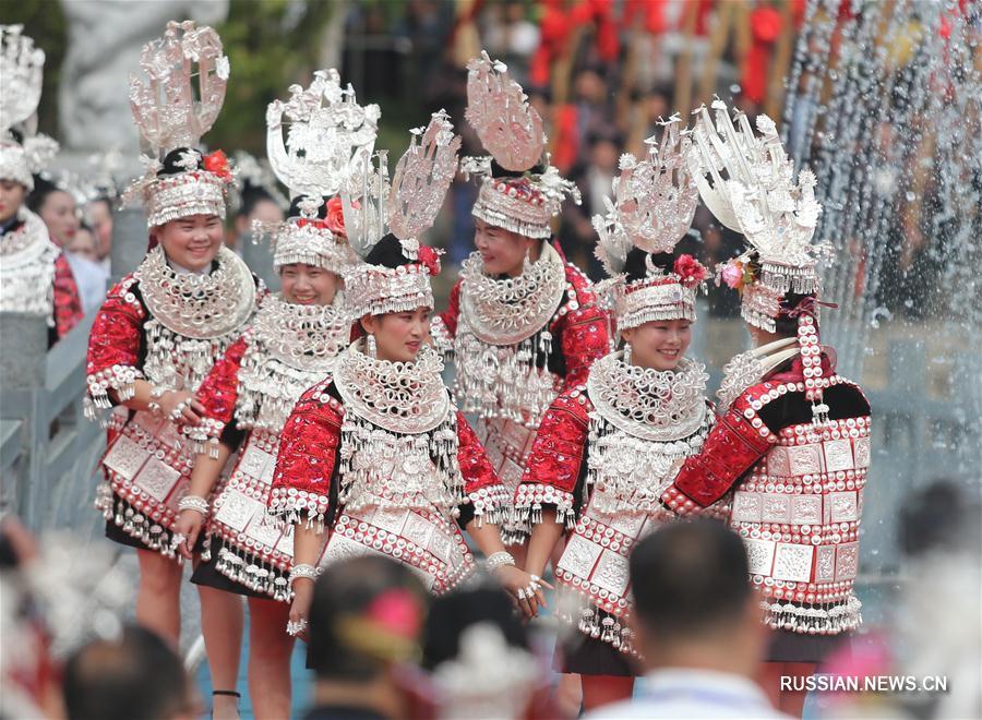 В провинции Гуйчжоу началась неделя культурных мероприятий в честь богини красоты народности мяо Янъаша