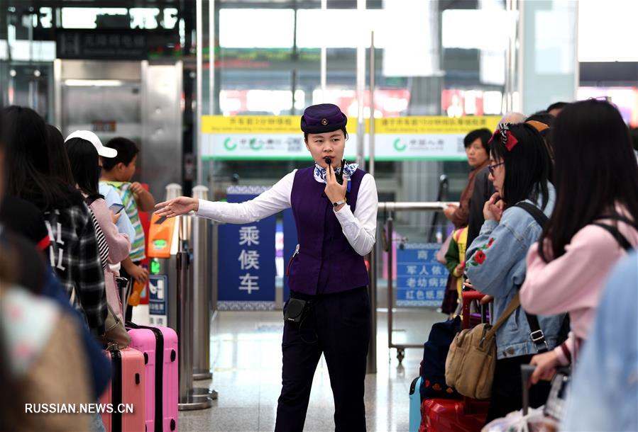 В Китае зафиксирован пик обратных пассажирских перевозок в связи с окончанием каникул по случаю Национального праздника