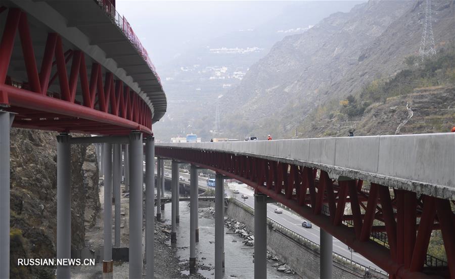 Завершено смыкание моста на скоростной автомагистрали в провинции Сычуань