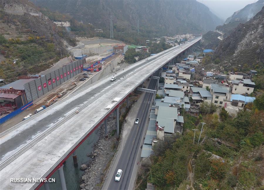 Завершено смыкание моста на скоростной автомагистрали в провинции Сычуань