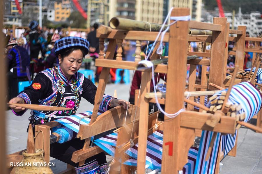 Конкурс рукоделия в уезде Цэхэн провинции Гуйчжоу