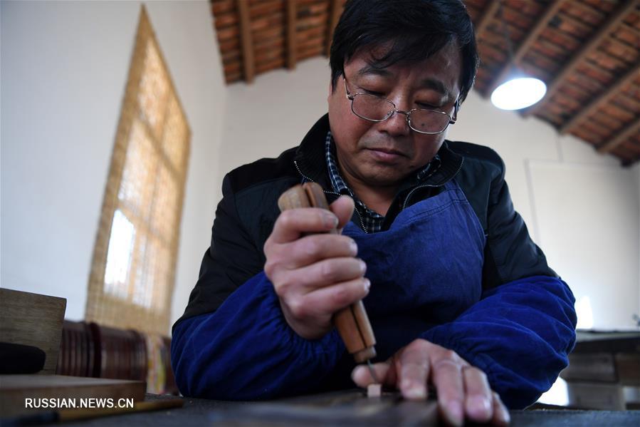 Мастер традиционного китайского книгопечатания из провинции Аньхой