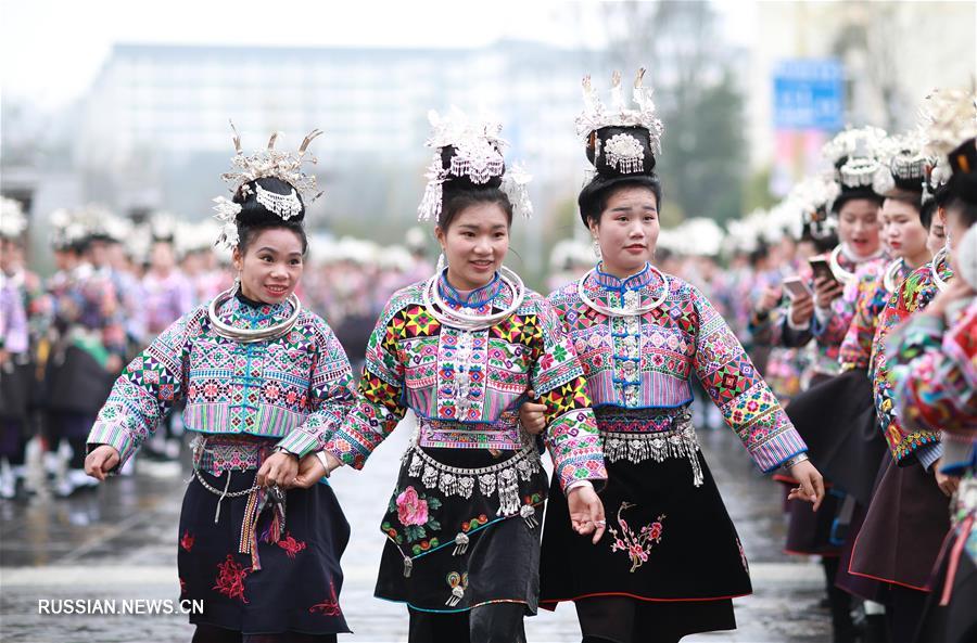 Традиционный праздник народности мяо в уезде Даньчжай провинции Гуйчжоу