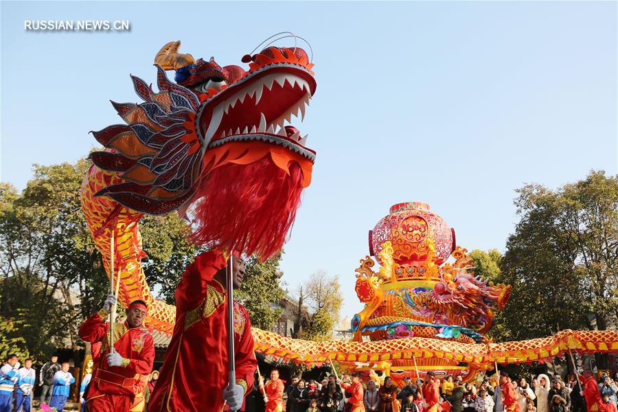 Народные гулянья в честь прихода нового года в Цзаочжуане