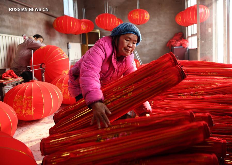 Производство традиционных праздничных фонарей в Цзишане 