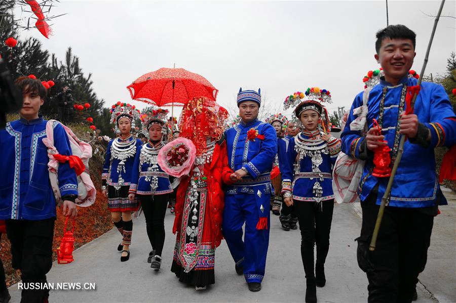 Традиционная свадьба народности мяо в провинции Хунань